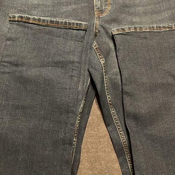DKNY Men's Duane Straight Fit Jeans Blue Chelsea Wash #21 - Picture 5 of 8